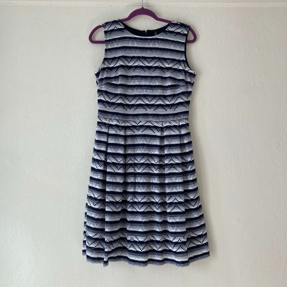 Andrew Marc Patterned/Textured Blue & White Sleeveless dress 10